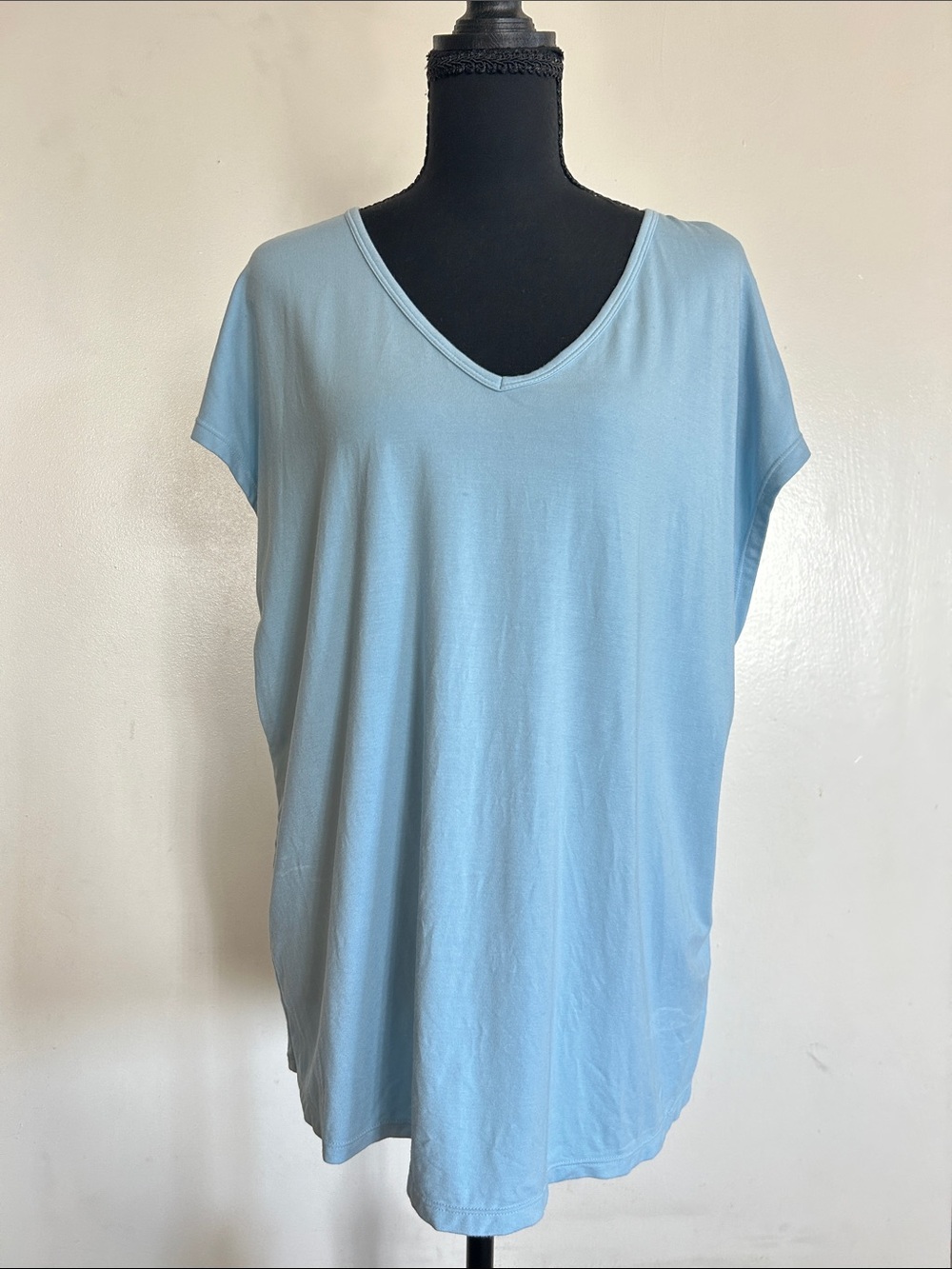 HALARA Light Blue V-Neck Short Sleeve Casual T-Shirt
